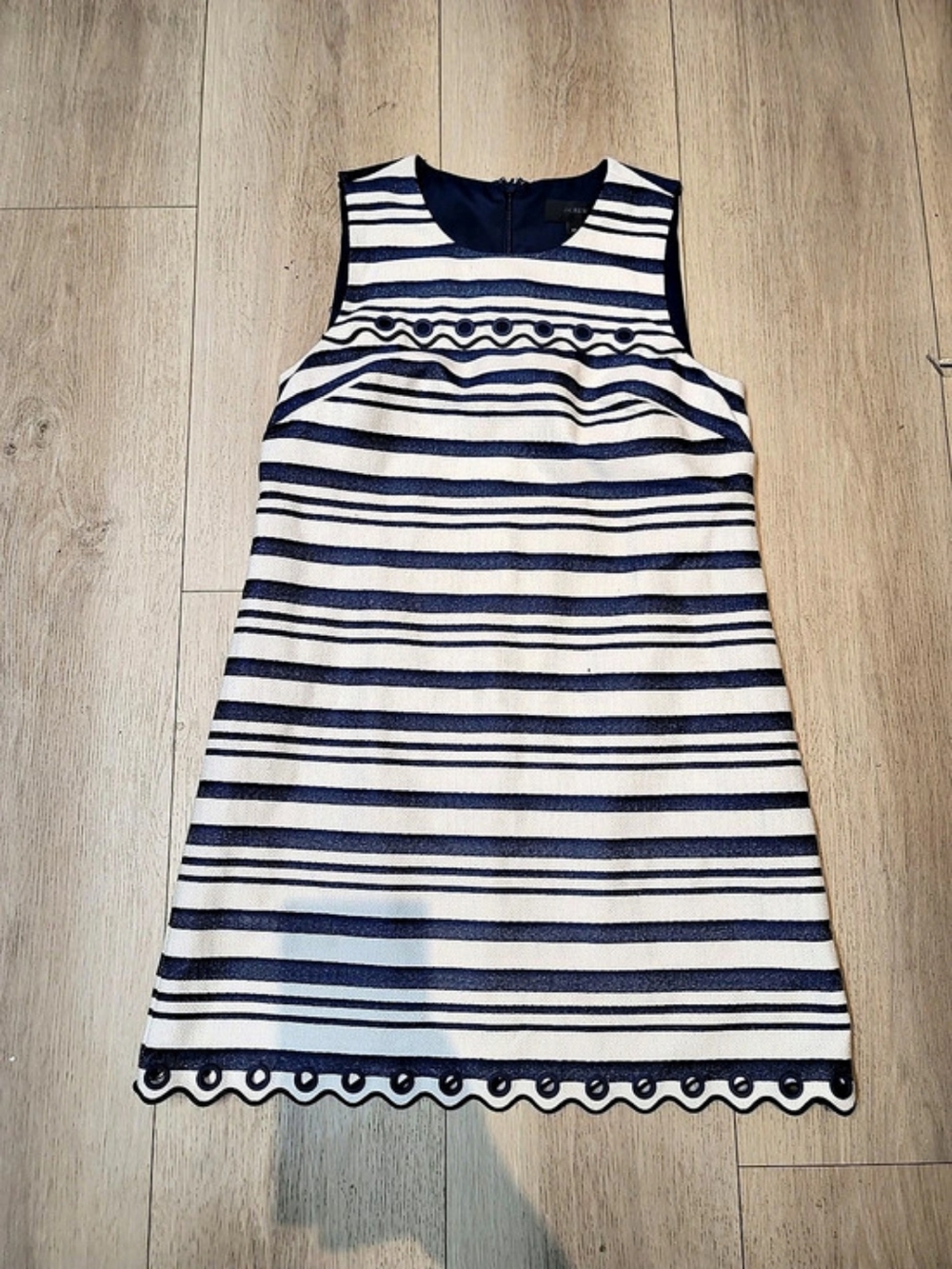 J.Crew Striped Scalloped Shift Dress Grommets Blue White Size 8P Coastal Chic
